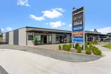 Retail Opportunity in Vibrant Area