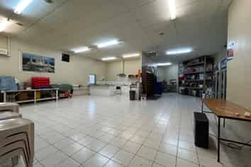 Kitchen / Food Prep / Warehouse