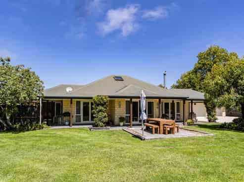 83 Old Main North Road, Leithfield