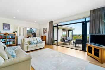 36 Beauvoir Avenue, Matakatia
