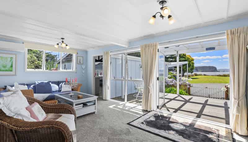 53 Pouewe Street, Kawhia