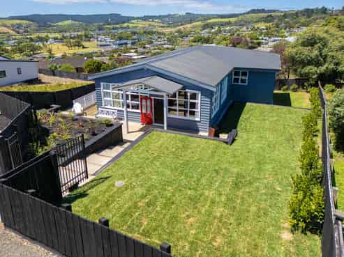 4 Forlong Rise, Helensville