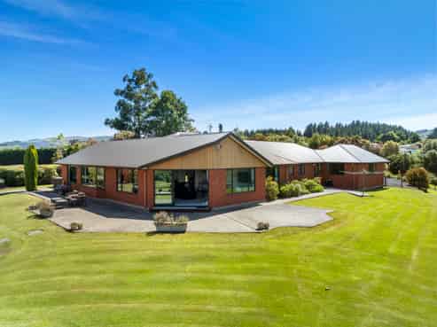 17 Wavy Knowes Drive, Waldronville