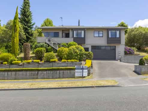 21 Kahurangi Drive, Rangatira Park