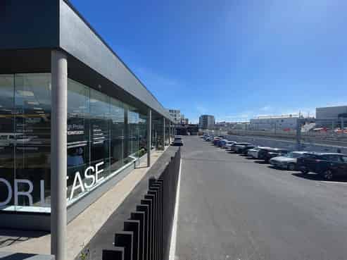 Large Format Retail on CBD Fringe