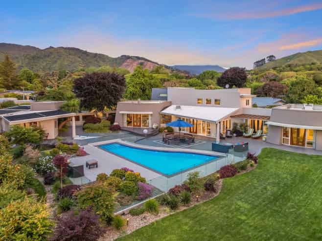 10A Sunny Glen, Waikanae