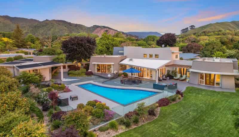 10A Sunny Glen, Waikanae