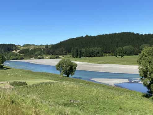 504 and 50 River Road, Otane