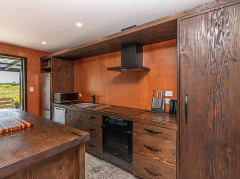 445 Main Road, Kaiata