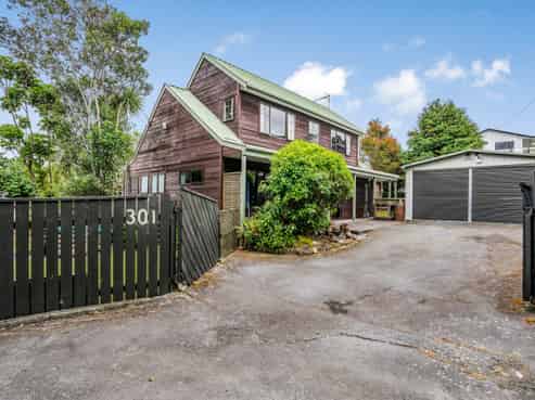 301 Main Road North, Brown Owl
