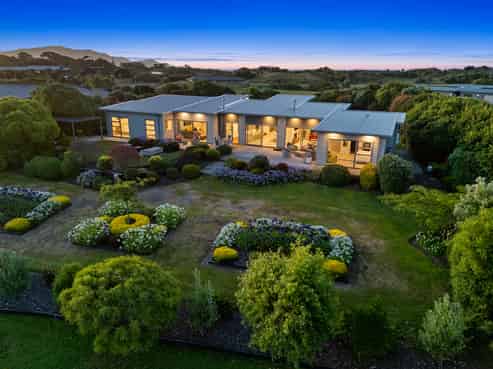 30 Pairuku Lane, Peka Peka