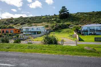 102 Lake Ferry Road, Martinborough