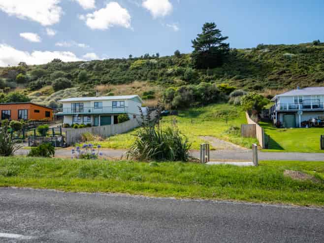102 Lake Ferry Road, Martinborough