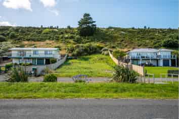 102 Lake Ferry Road, Martinborough