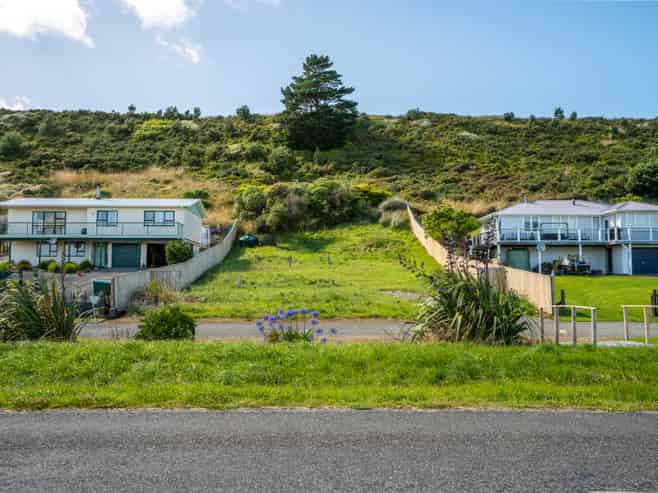 102 Lake Ferry Road, Martinborough