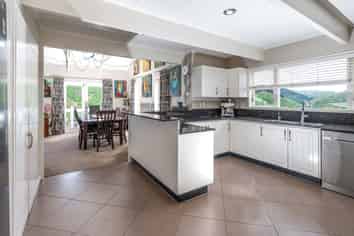 28 Welland Place, Island Bay