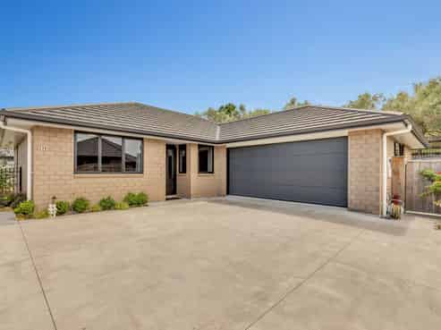 33B Shaw Road, Coastlands