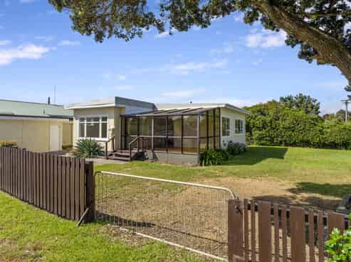 1 Toi Street, Otaki Beach
