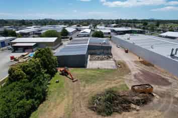Expansive 3,035m2 Yard in Prime Pakuranga Location