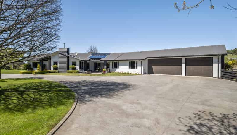 15 Loch Views Road, Acacia Bay