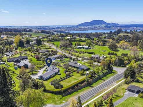 15 Loch Views Road, Acacia Bay