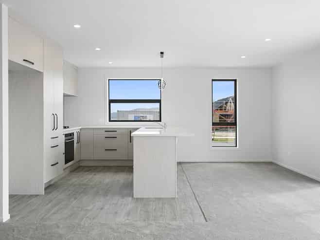 37 Kopakopa Crescent, Wharewaka
