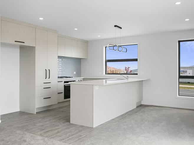 37 Kopakopa Crescent, Wharewaka