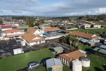 Geothermal and Water Bottling Opportunity!