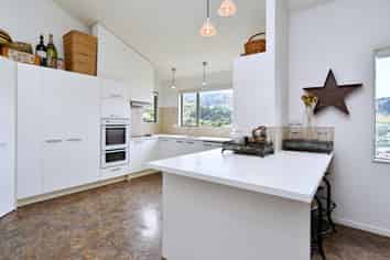 30 Bridle Path, Lyttelton
