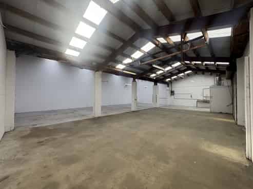 Tidy Small Industrial For Lease