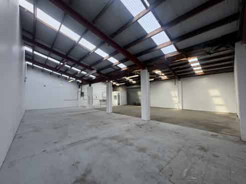 Tidy Small Industrial For Lease