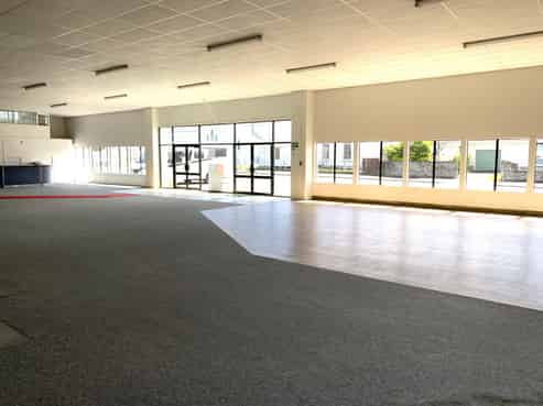 Large high-profile commercial property