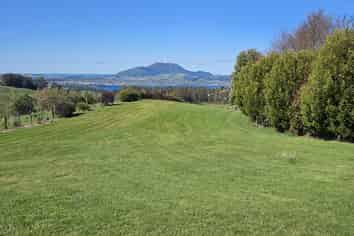 8 Lens Way, Acacia Bay