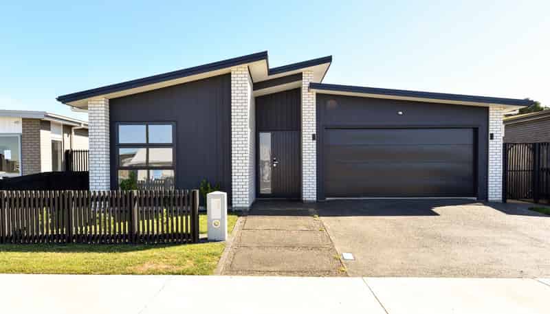 33 Overton Street, Rototuna North
