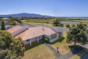 304 Manly Street, Paraparaumu Beach