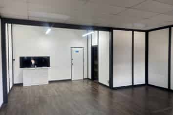 Tidy office/retail space for lease