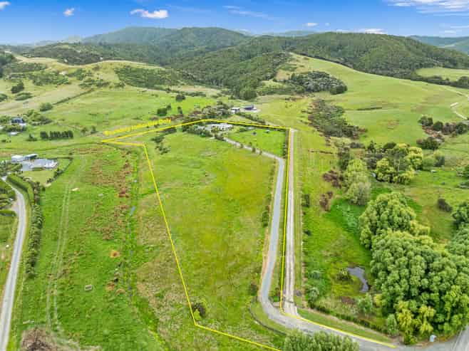 357 Brown Road, Hakaru