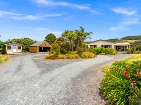 357 Brown Road, Hakaru