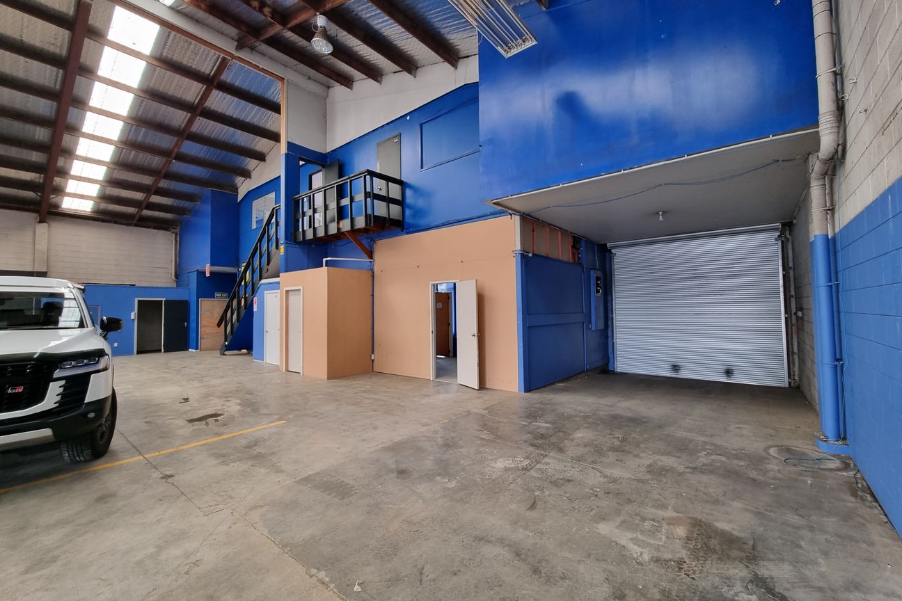2x 350 sqm commercial unit available - Widok 4