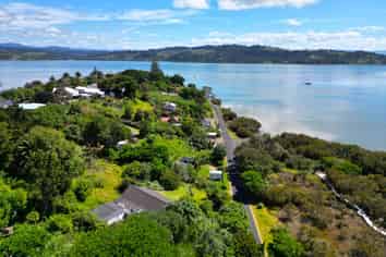 33 Clendon Esplanade, Rawene