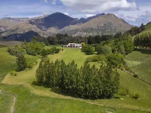 144 Slopehill Road, Dalefield