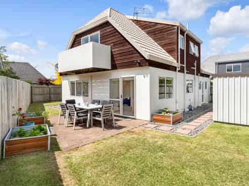 1/96 Frank Nobilo Drive, Golflands