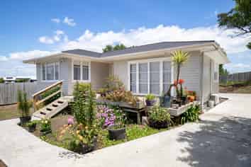 2 Rata Street, Kerepehi