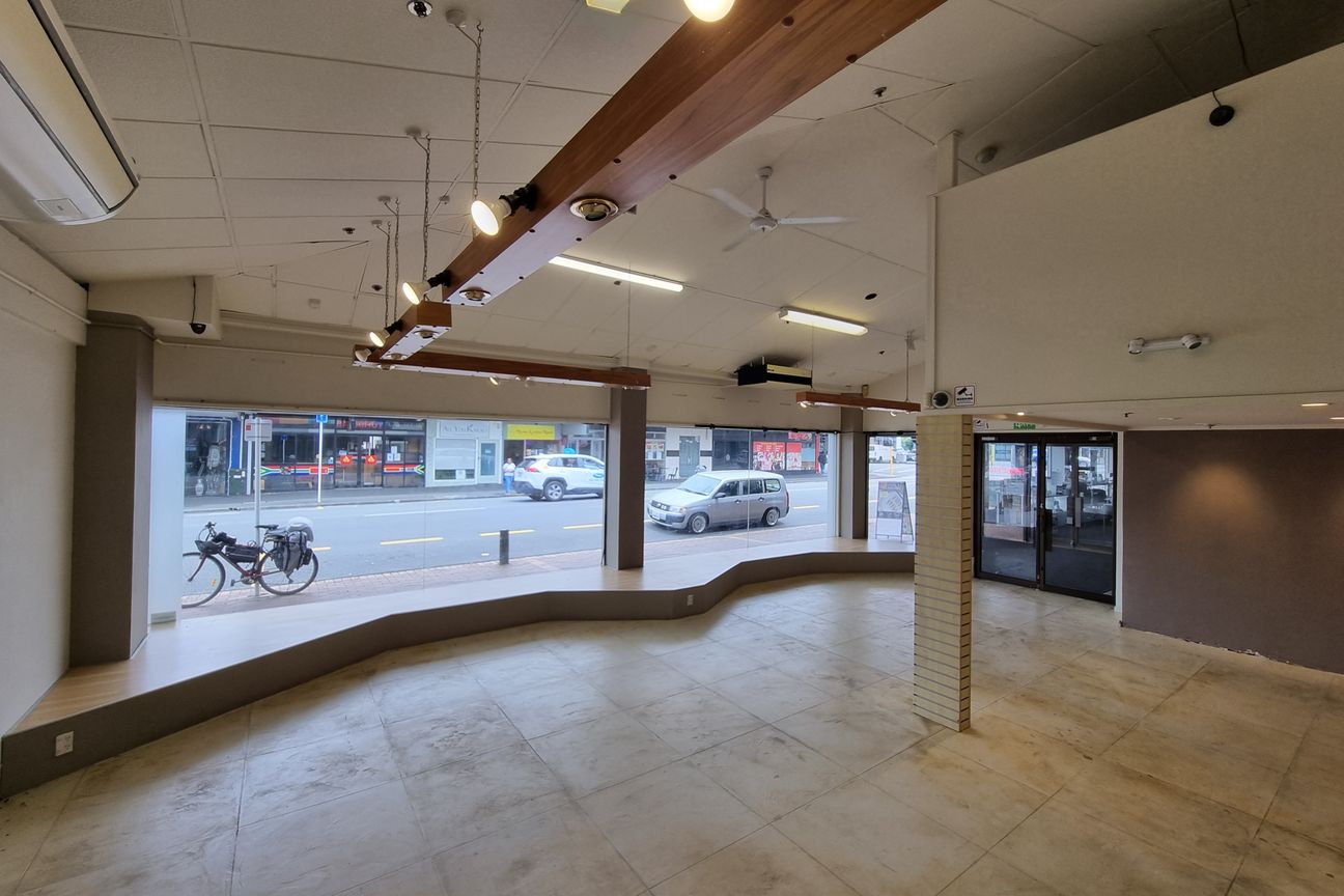 Bright and Busy retail Corner - Ansicht 3