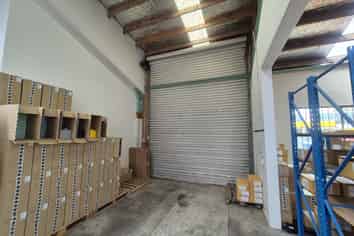 Immaculate Workshop for Lease