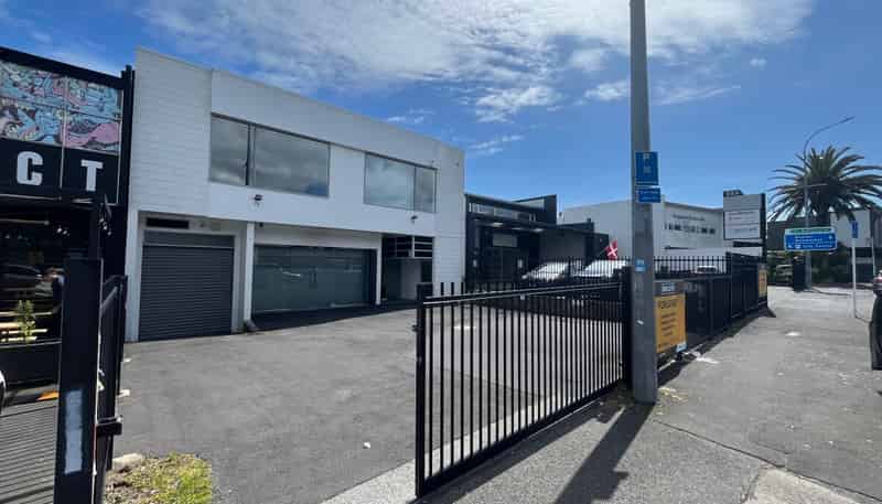 355 New North Road, Kingsland
