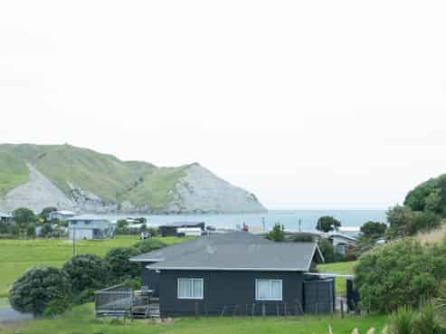 170 Newcastle Street, Mahia