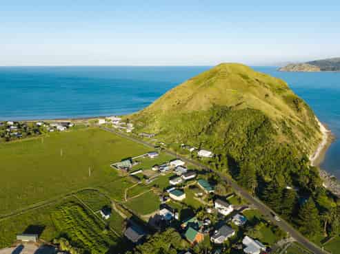 170 Newcastle Street, Mahia