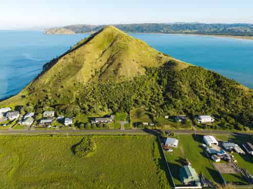 170 Newcastle Street, Mahia