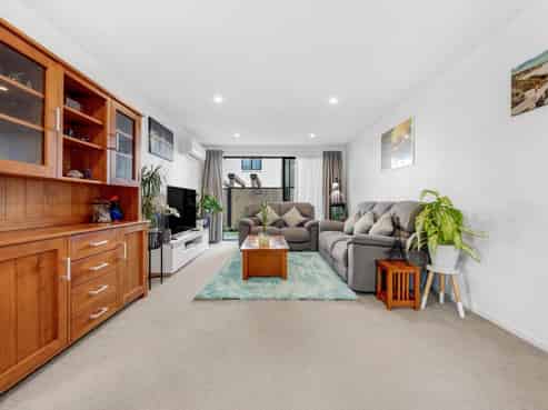 2/58 Tuaiwi Street, Manukau